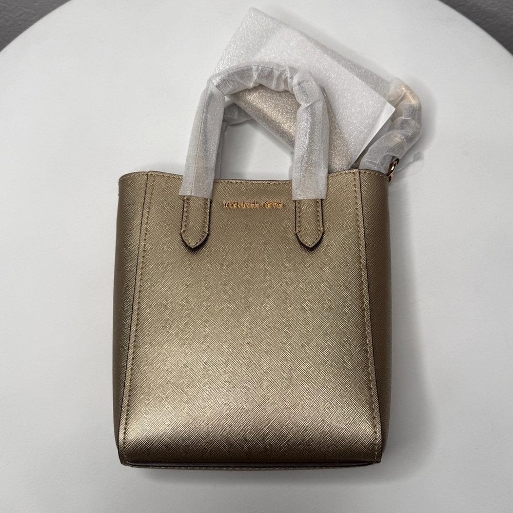 Michael Kors Vincent Pale Gold Embossed Logo Crossbody Bag Cardholder NWT - Picture 2 of 12